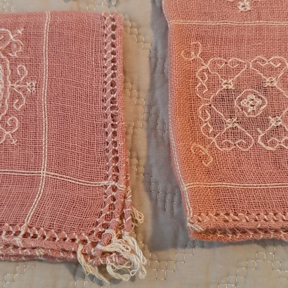 Vintage Italian Linen Handmade Pink Tablecloth and 6 napkins